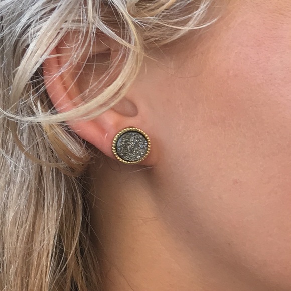 🆕Druzy Quartz Stud Earrings!!!🌟✨ - Picture 4 of 4